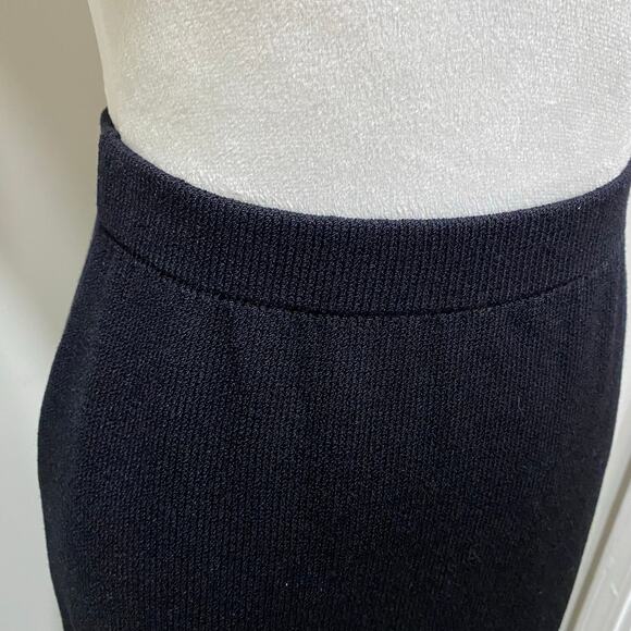 New with Tags ST JOHN Collection Black Knit Skirt Size 2 Ruffled Hem Knee Length - Picture 8 of 9
